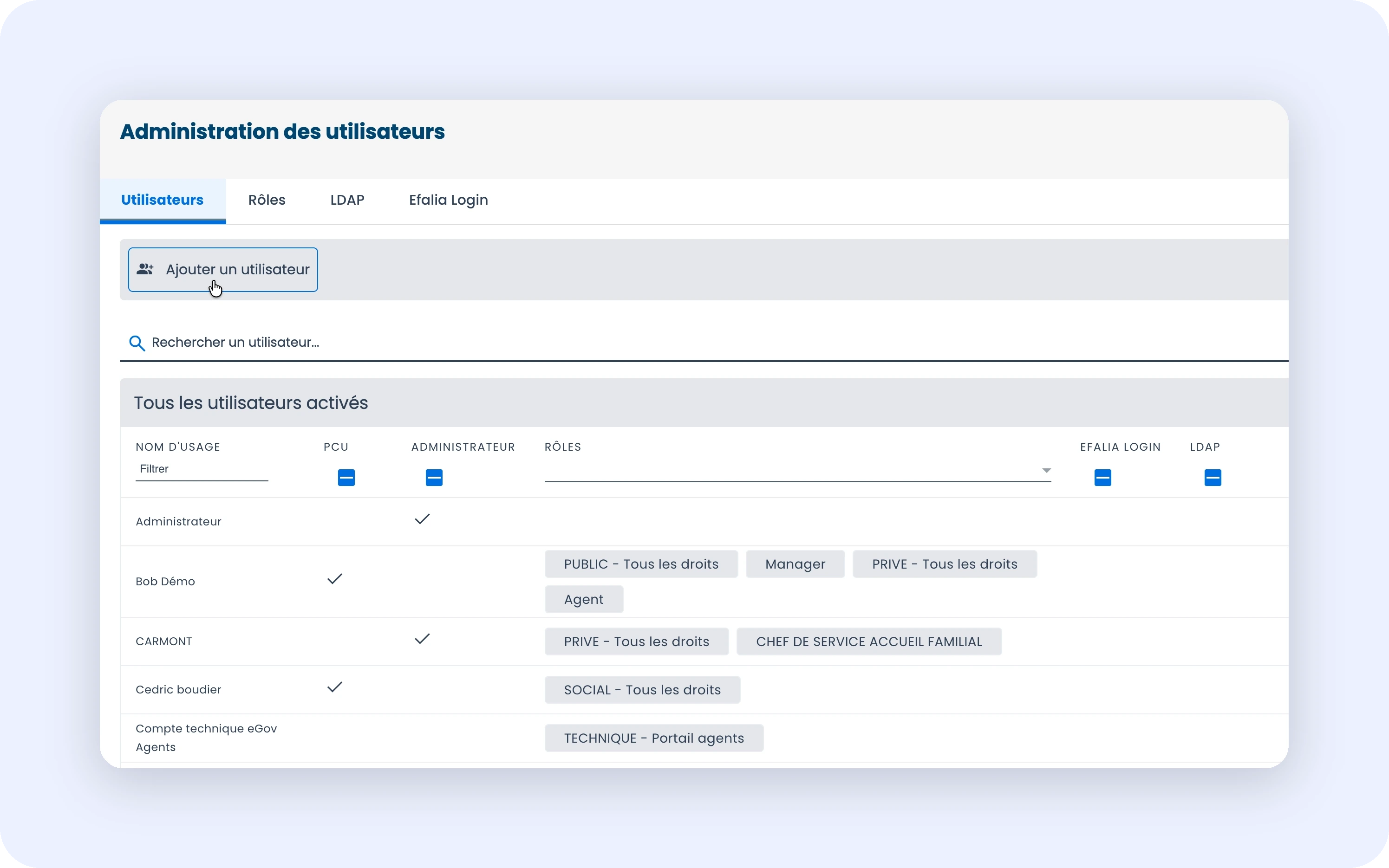 Capture de l'onglet Utilisateurs avec la liste des comptes existants et le bouton d'ajout